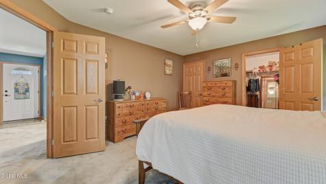 184 Hillview Road Gloversville NY 12078