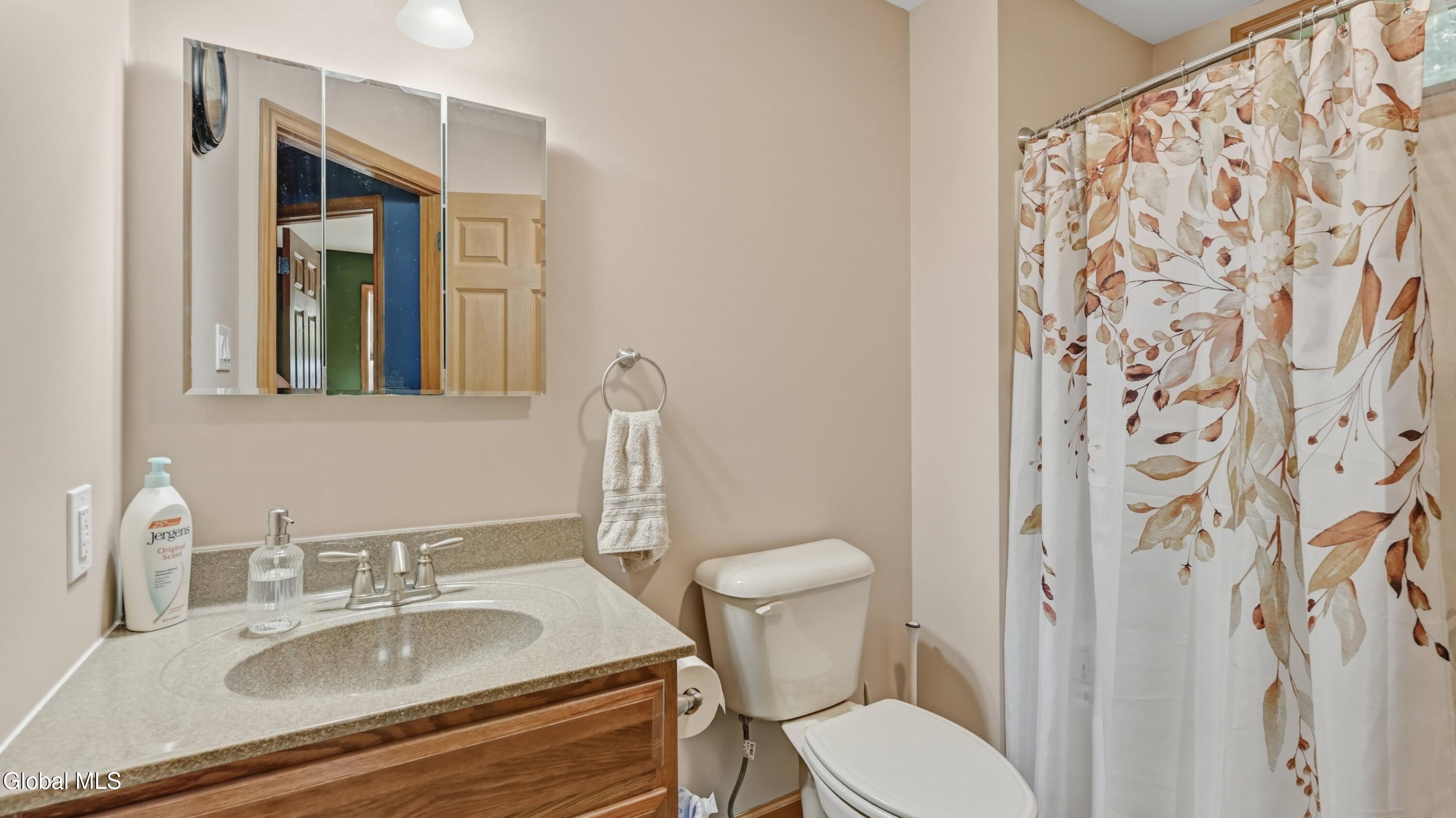 184 Hillview Road Gloversville NY 12078