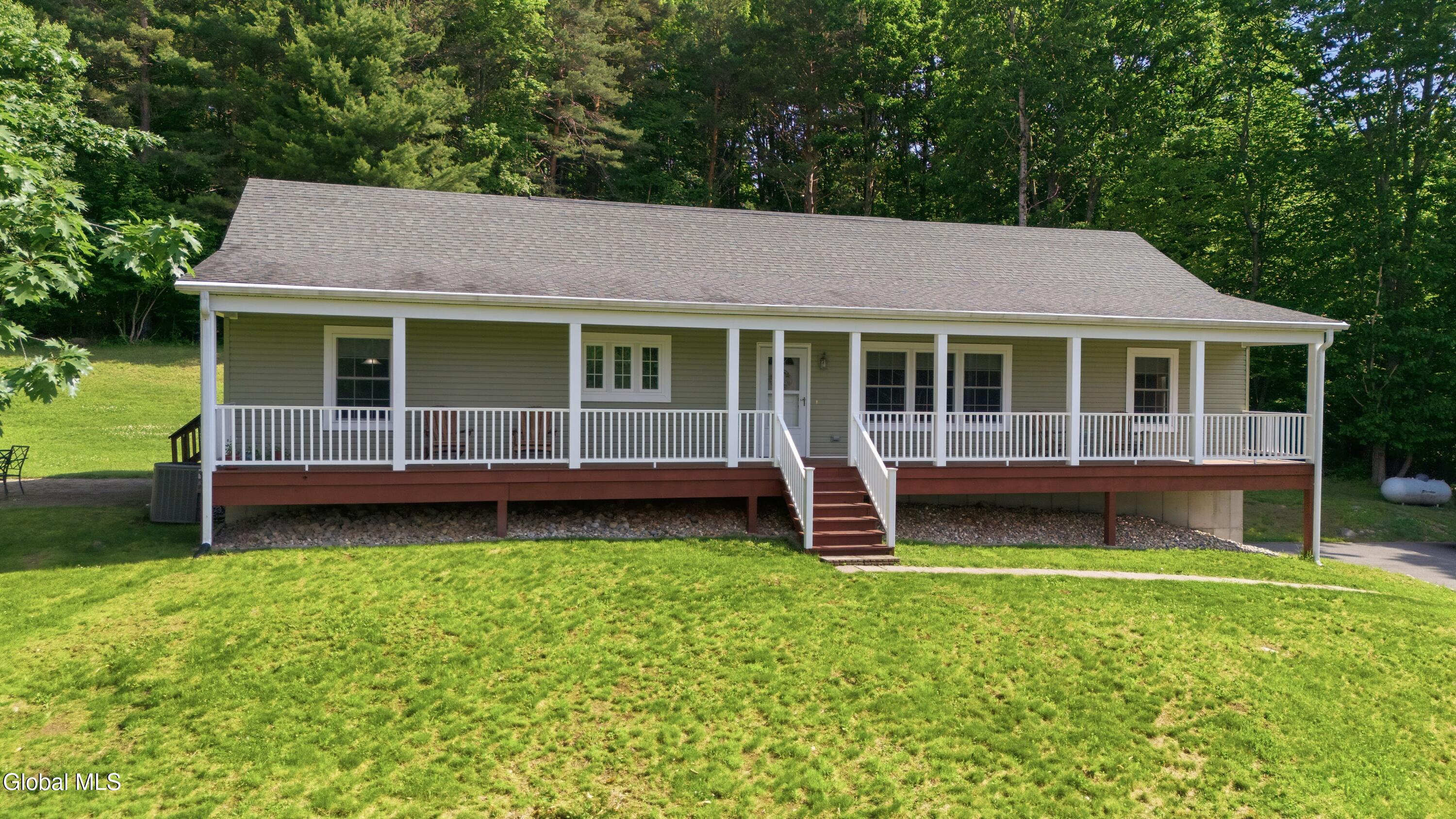 184 Hillview Road Gloversville NY 12078