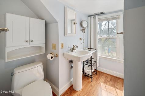 2212 Niskayuna Drive Niskayuna NY 12309