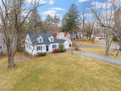 2212 Niskayuna Drive Niskayuna NY 12309