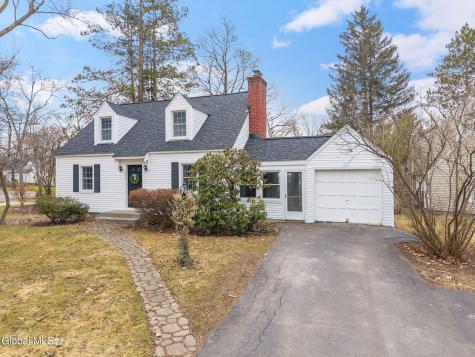 2212 Niskayuna Drive Niskayuna NY 12309