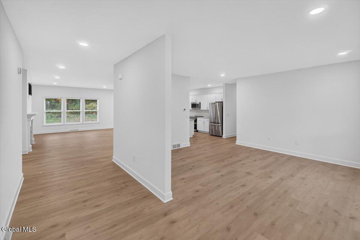 12 Farmington Court Glenmont NY 12077