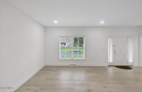 12 Farmington Court Glenmont NY 12077
