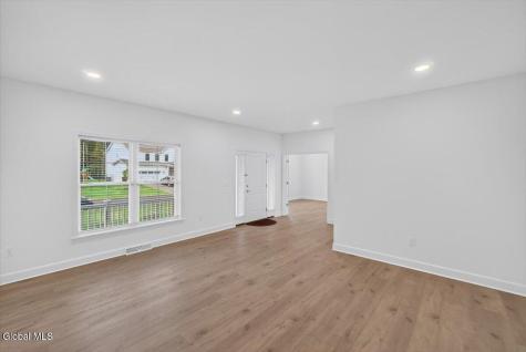 12 Farmington Court Glenmont NY 12077