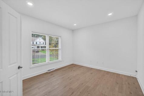 12 Farmington Court Glenmont NY 12077