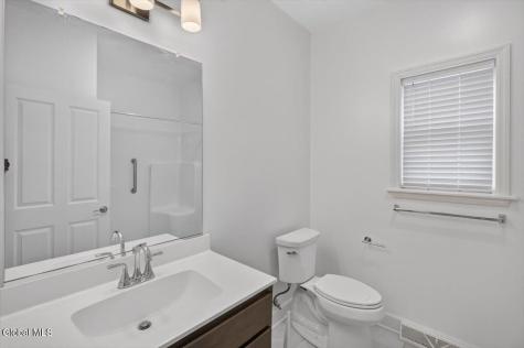 12 Farmington Court Glenmont NY 12077