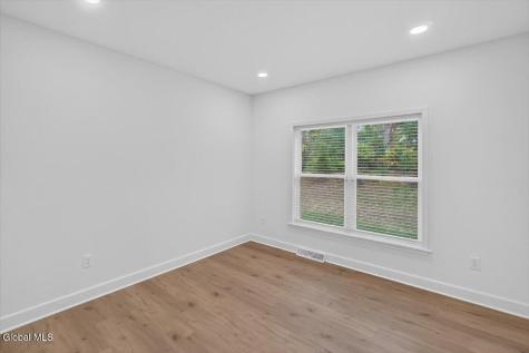 12 Farmington Court Glenmont NY 12077
