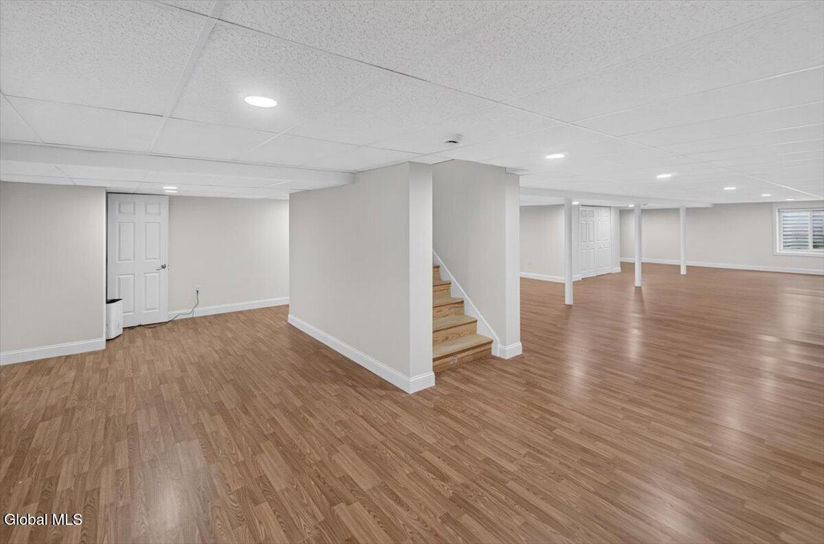 12 Farmington Court Glenmont NY 12077