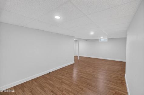 12 Farmington Court Glenmont NY 12077