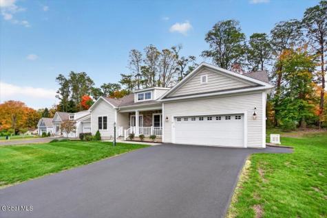 12 Farmington Court Glenmont NY 12077