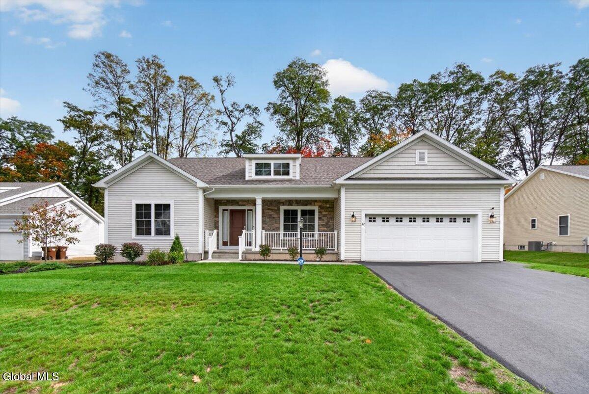 12 Farmington Court Glenmont NY 12077