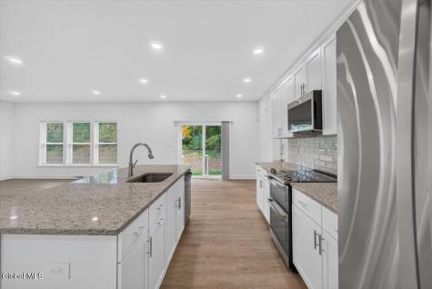 12 Farmington Court Glenmont NY 12077