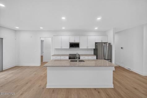 12 Farmington Court Glenmont NY 12077
