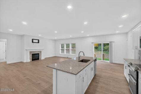 12 Farmington Court Glenmont NY 12077