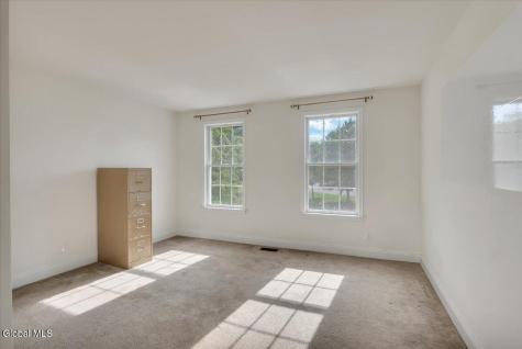 15 Foxhound Circle Mechanicville NY 12118
