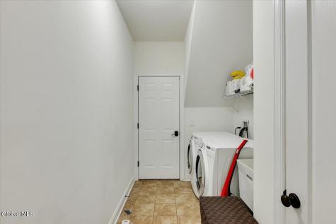 15 Foxhound Circle Mechanicville NY 12118