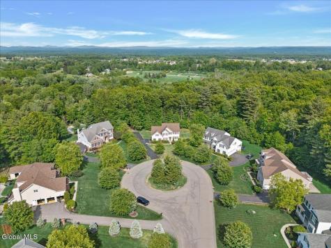 15 Foxhound Circle Mechanicville NY 12118