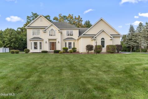 19 Devonshire Way Halfmoon NY 12065