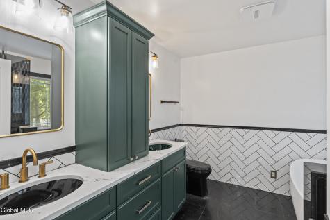 1 Pinecrest Drive Niskayuna NY 12309
