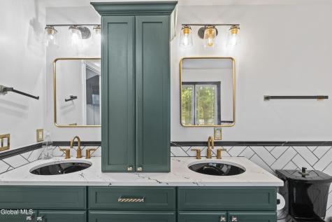 1 Pinecrest Drive Niskayuna NY 12309