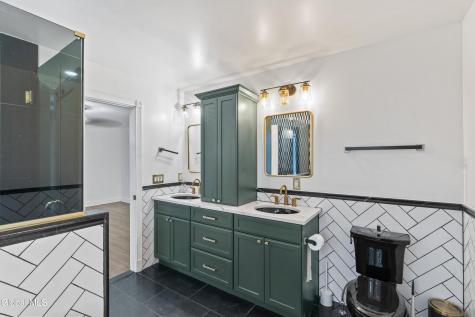 1 Pinecrest Drive Niskayuna NY 12309