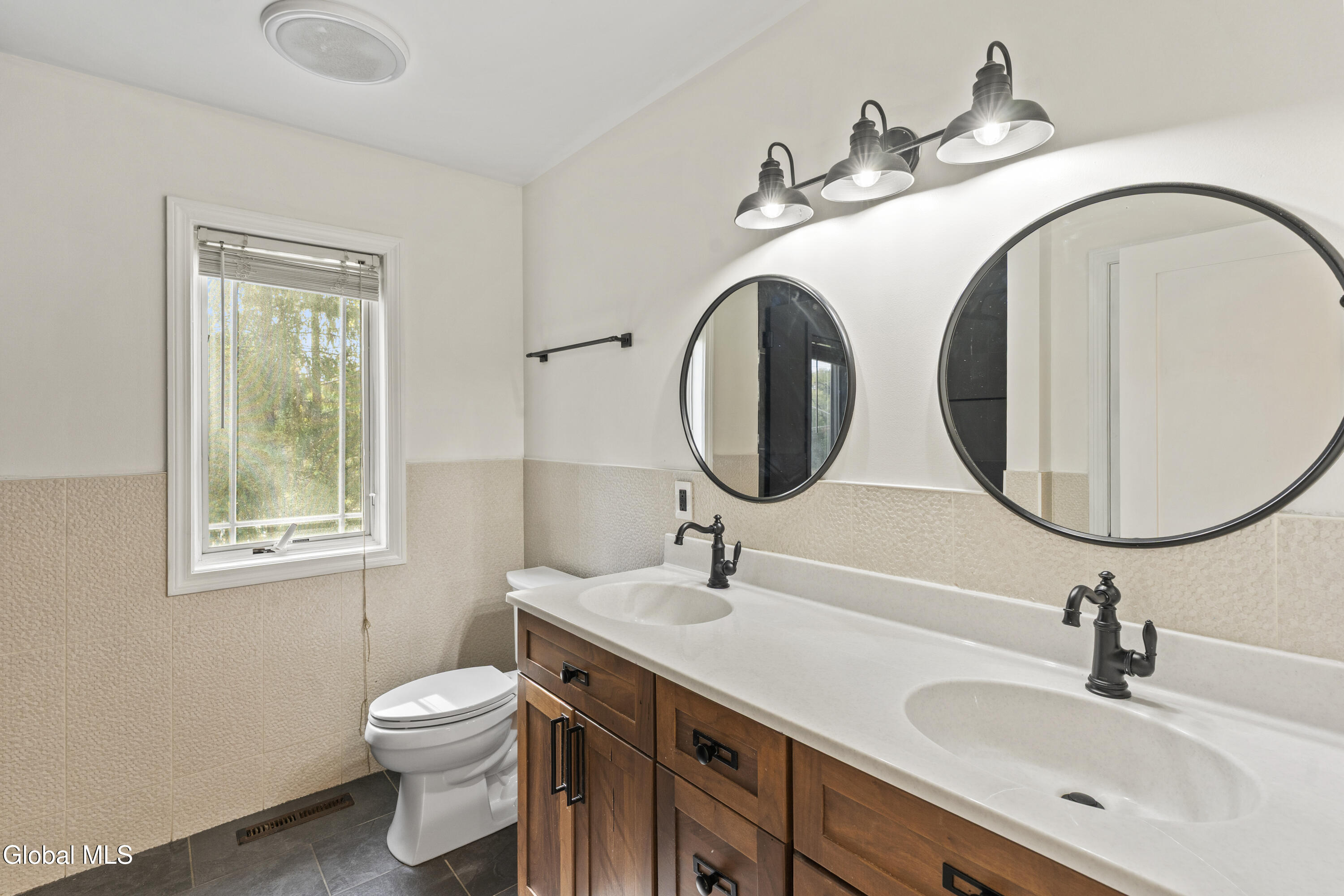 1 Pinecrest Drive Niskayuna NY 12309