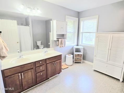 43 S Whitney Road Saratoga Springs NY 12866