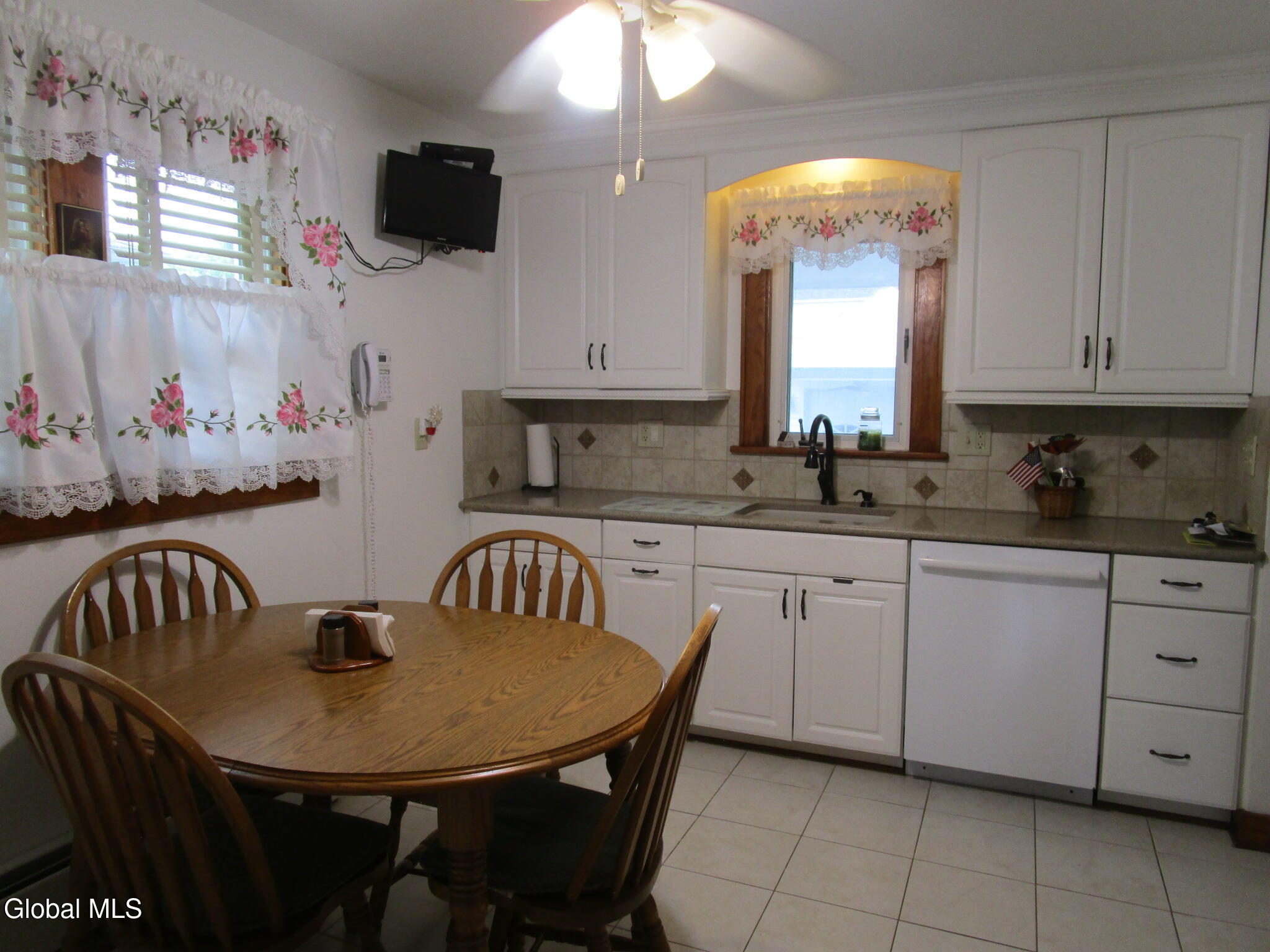 3025 Cox Avenue Schenectady NY 12306