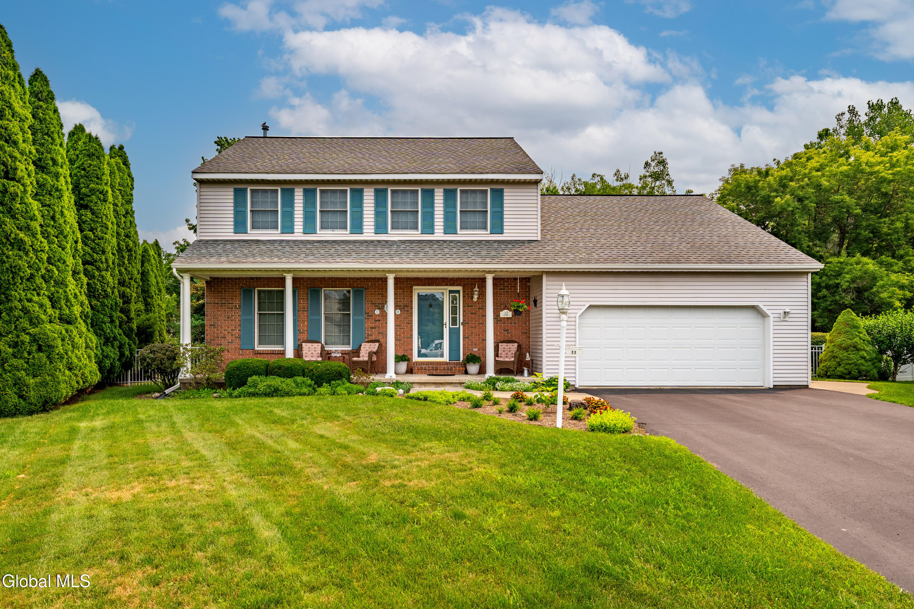 11 Fiore Circle Latham NY 12110