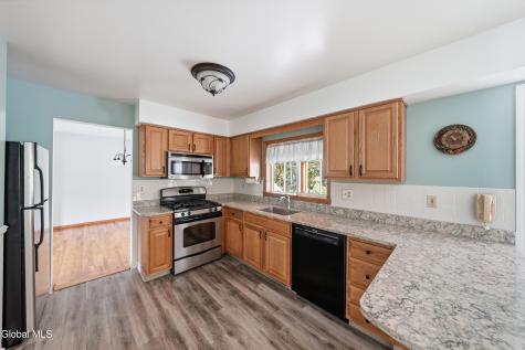 11 Fiore Circle Latham NY 12110