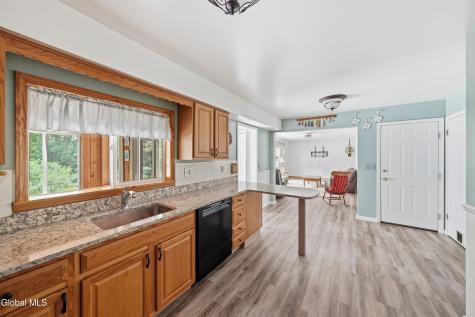 11 Fiore Circle Latham NY 12110