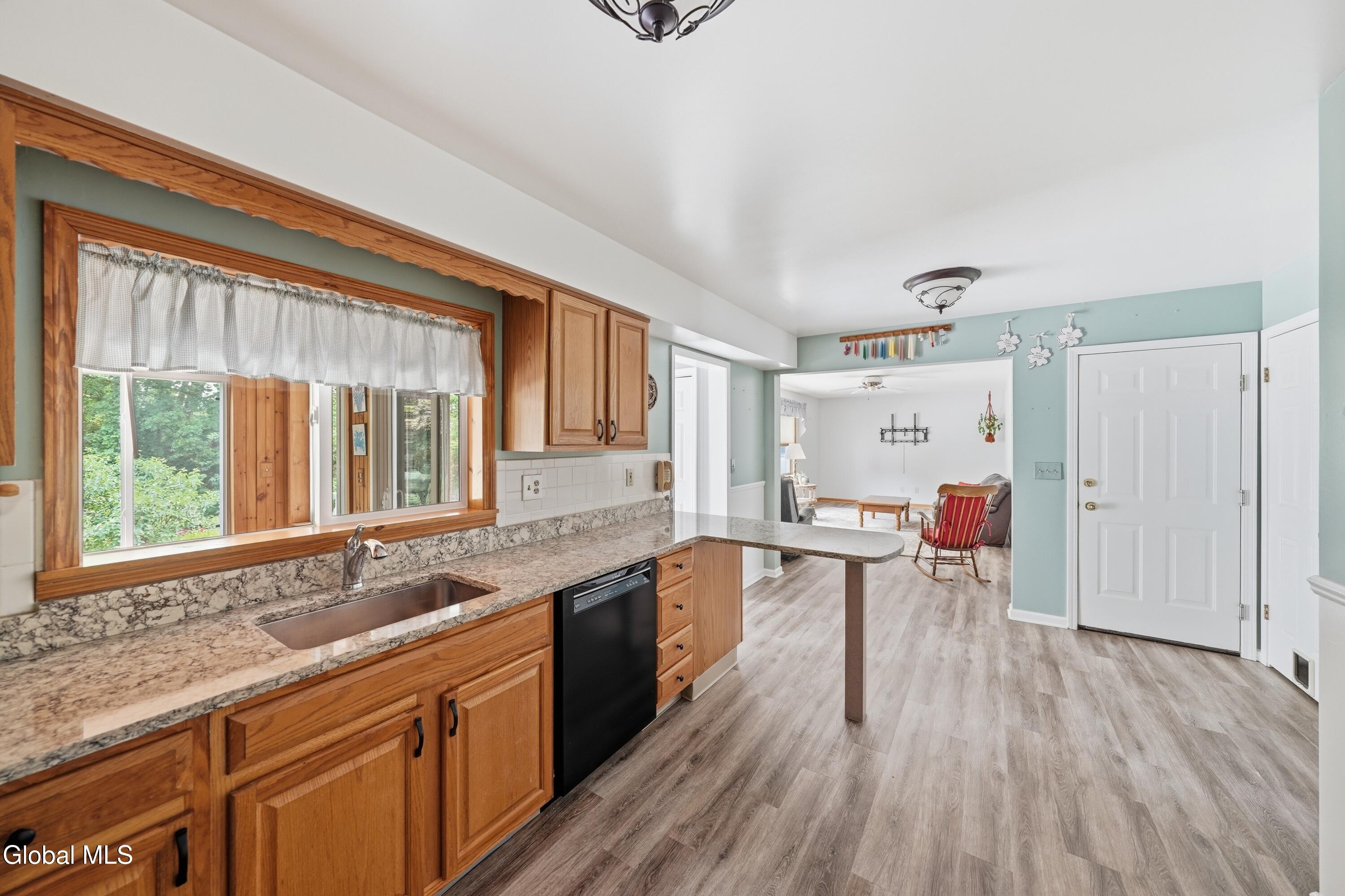 11 Fiore Circle Latham NY 12110