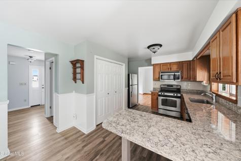 11 Fiore Circle Latham NY 12110