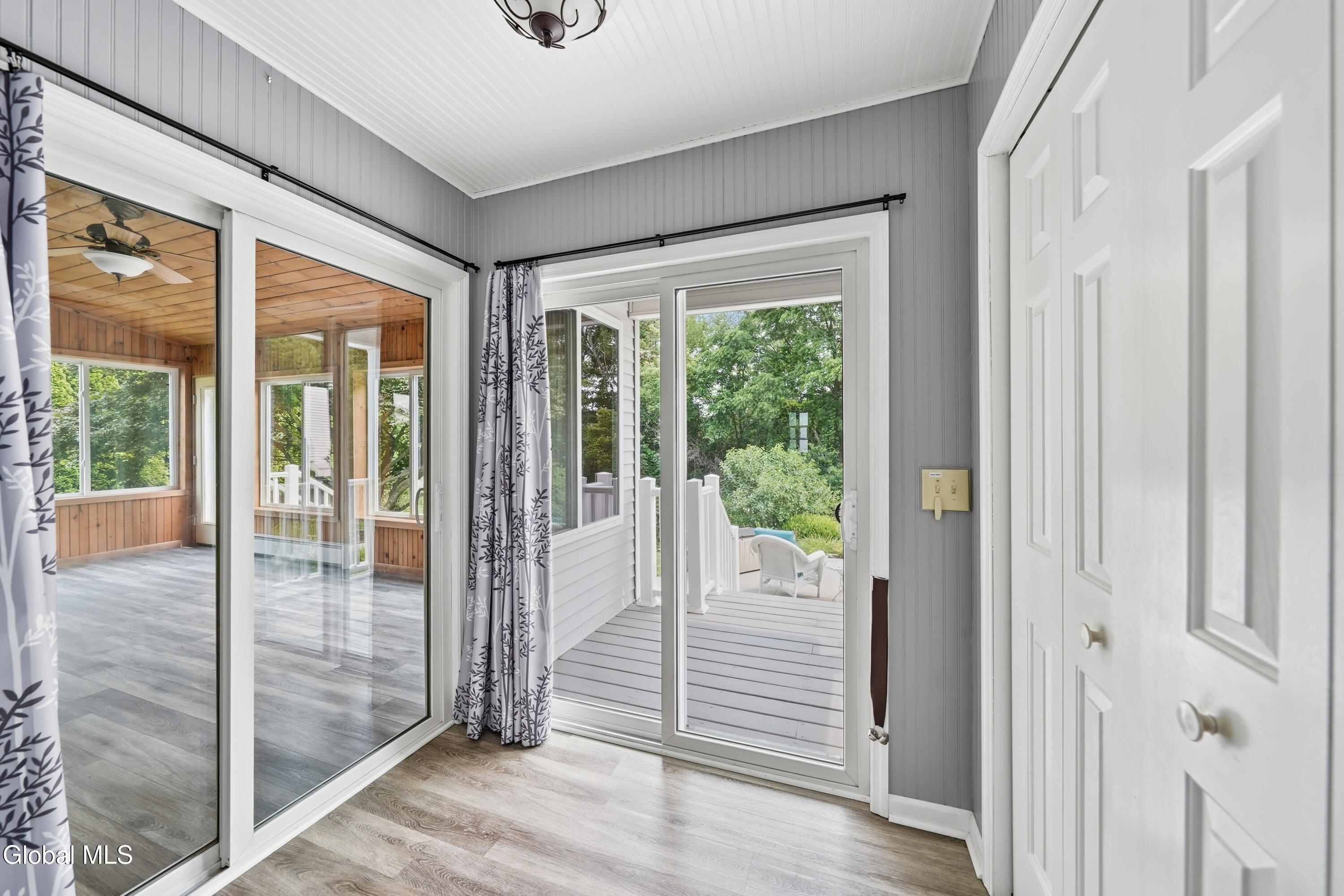 11 Fiore Circle Latham NY 12110