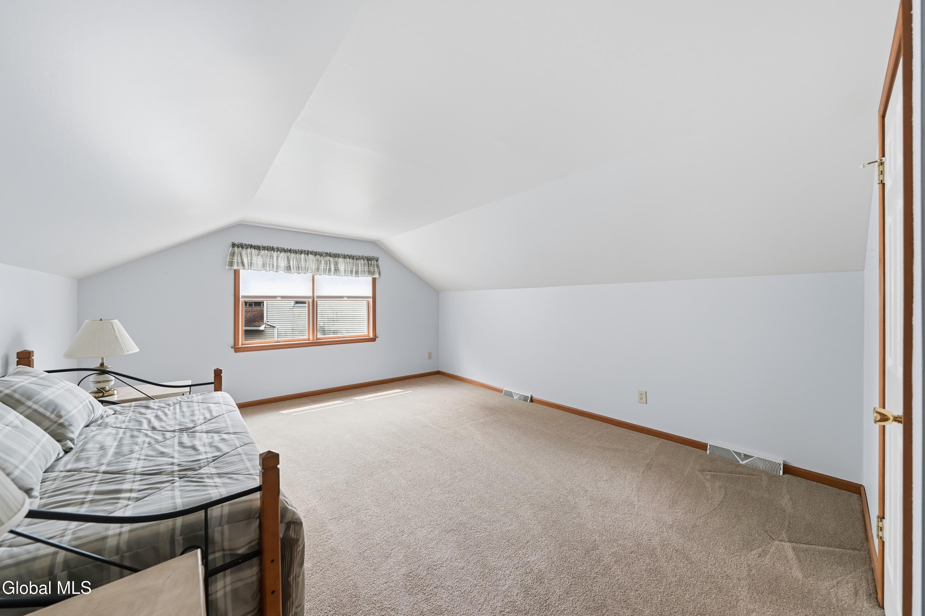 11 Fiore Circle Latham NY 12110