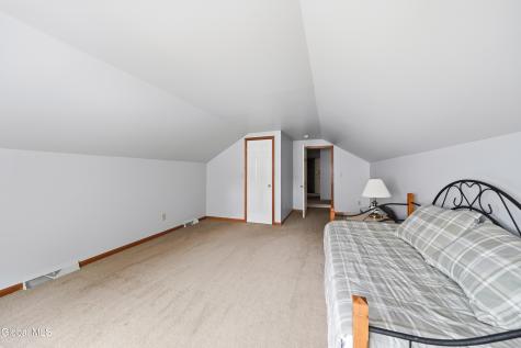 11 Fiore Circle Latham NY 12110