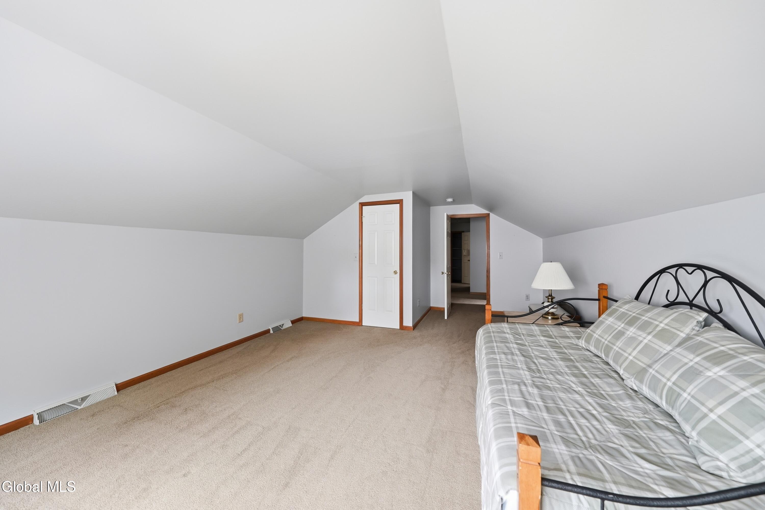 11 Fiore Circle Latham NY 12110