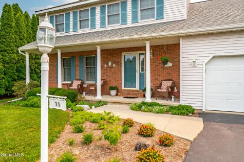 11 Fiore Circle Latham NY 12110