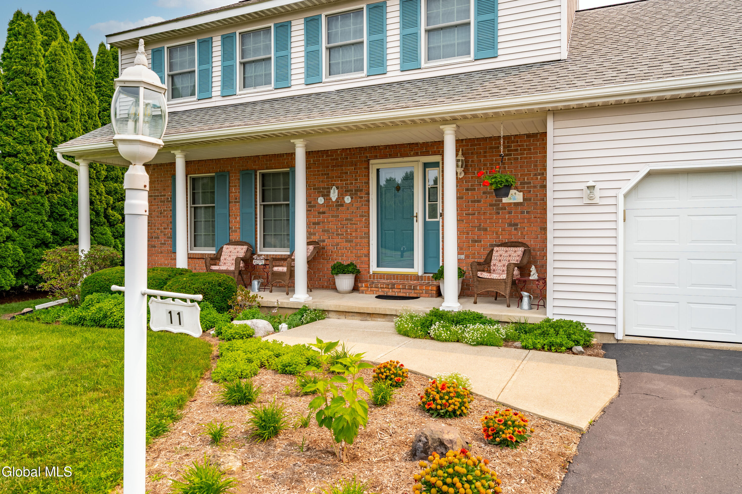 11 Fiore Circle Latham NY 12110