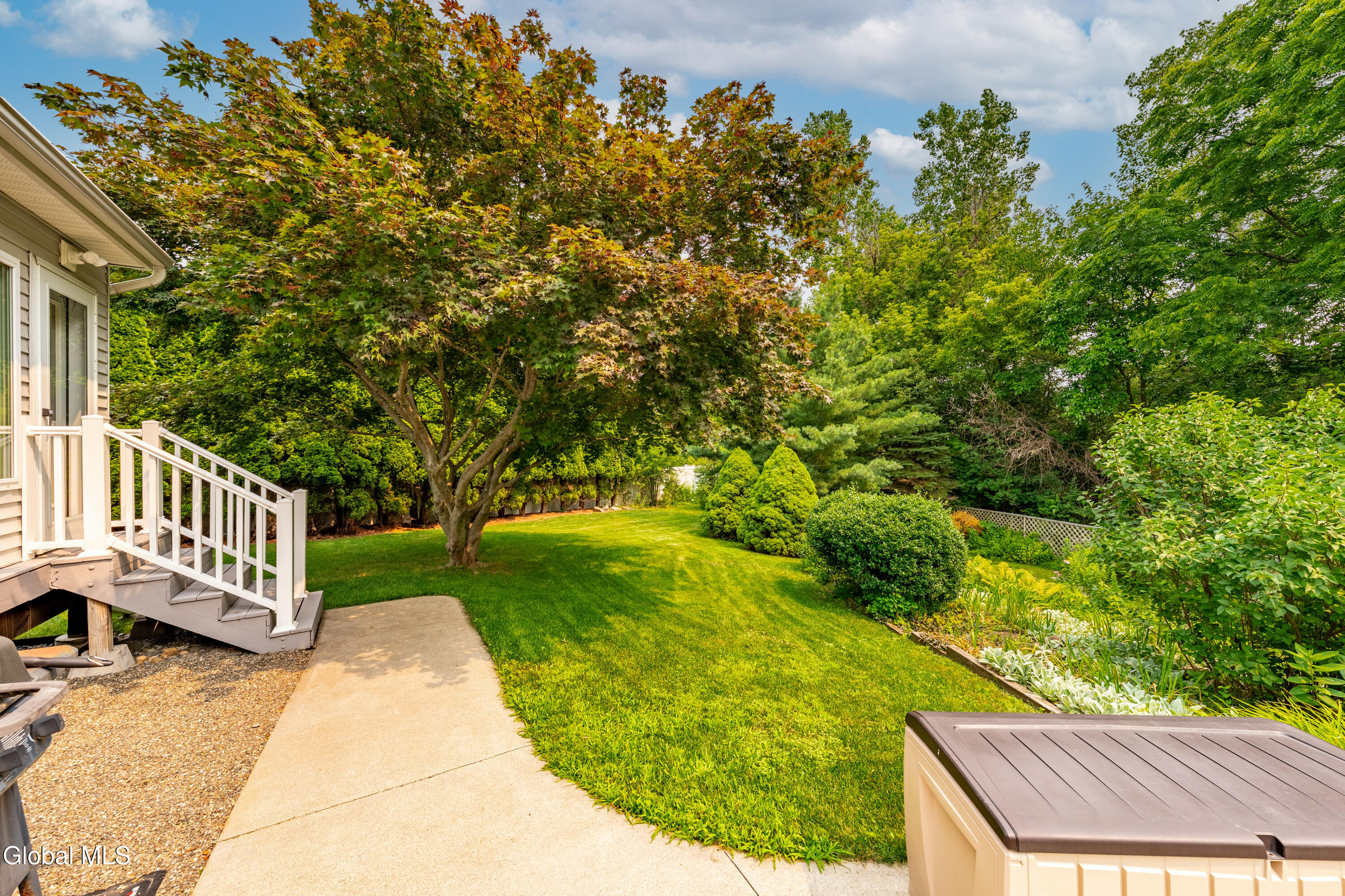 11 Fiore Circle Latham NY 12110