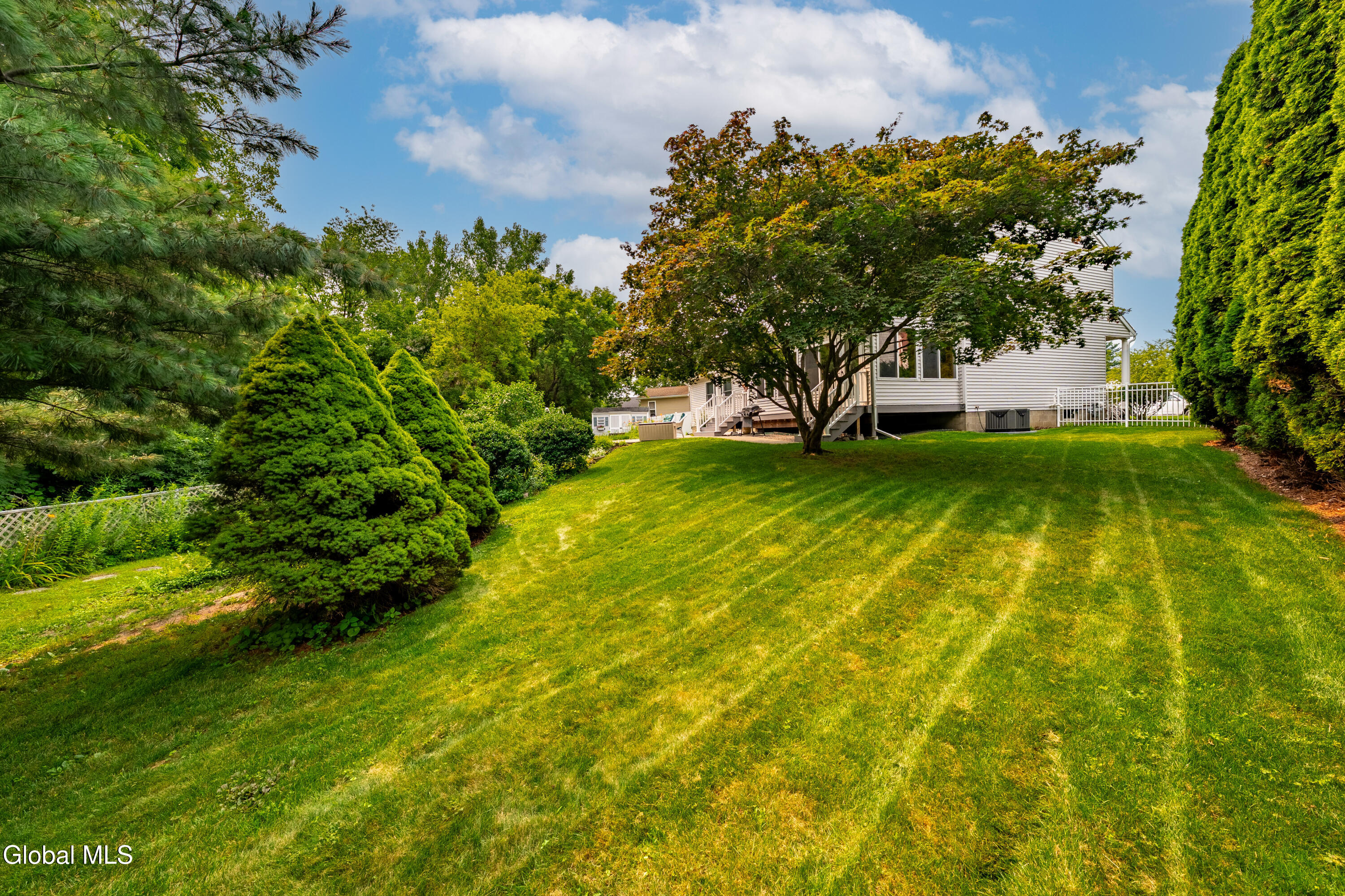 11 Fiore Circle Latham NY 12110