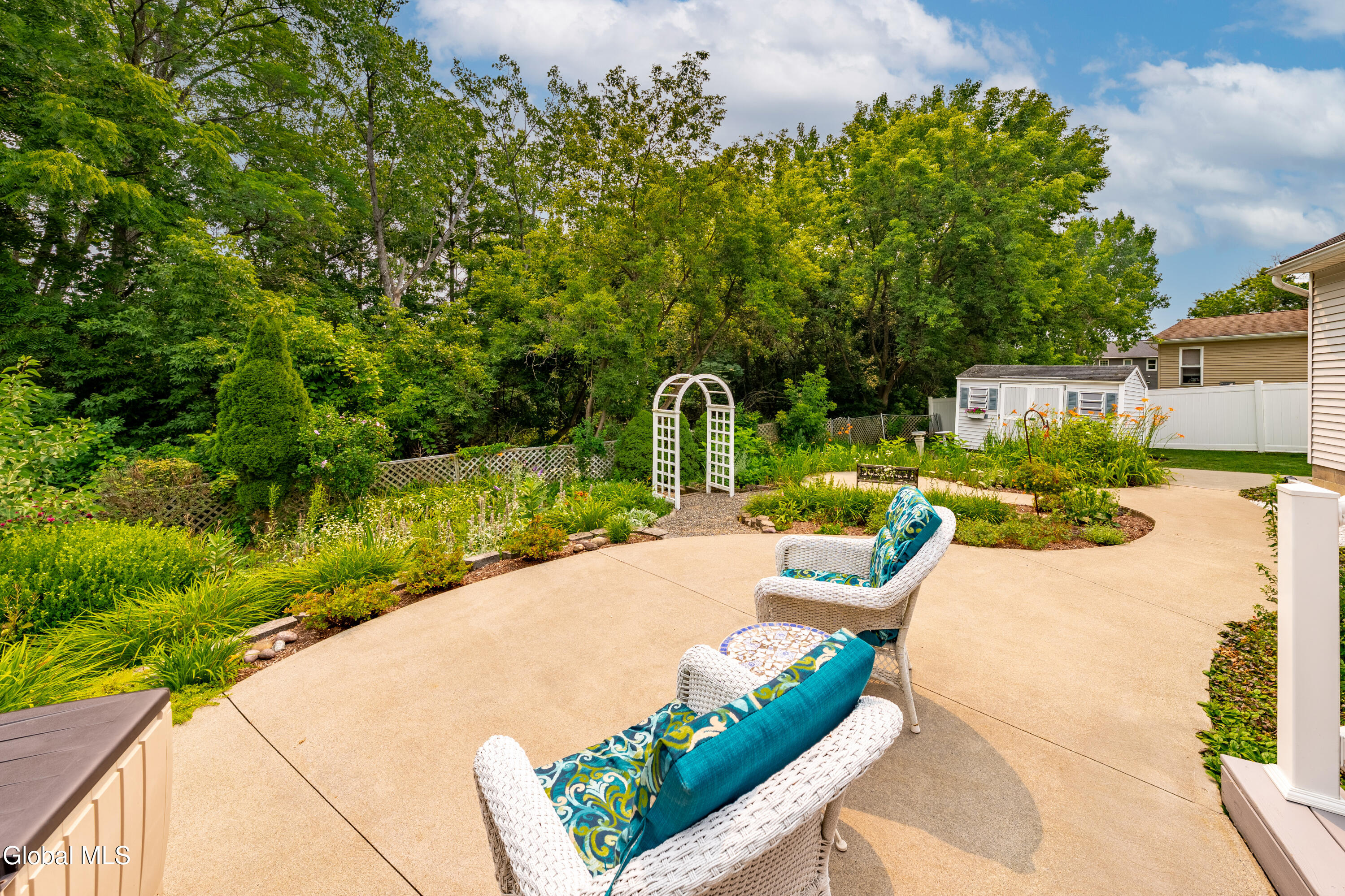 11 Fiore Circle Latham NY 12110