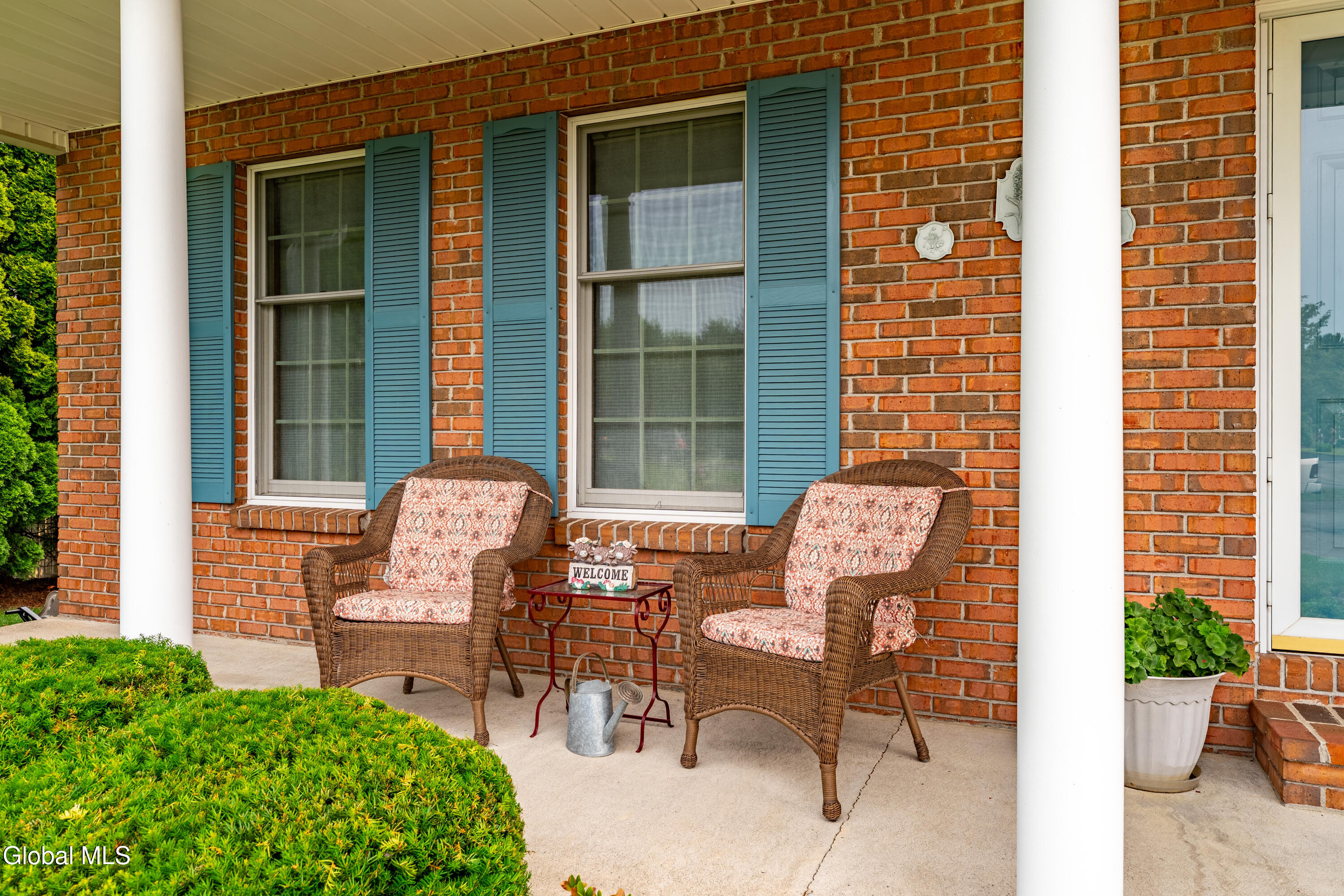 11 Fiore Circle Latham NY 12110