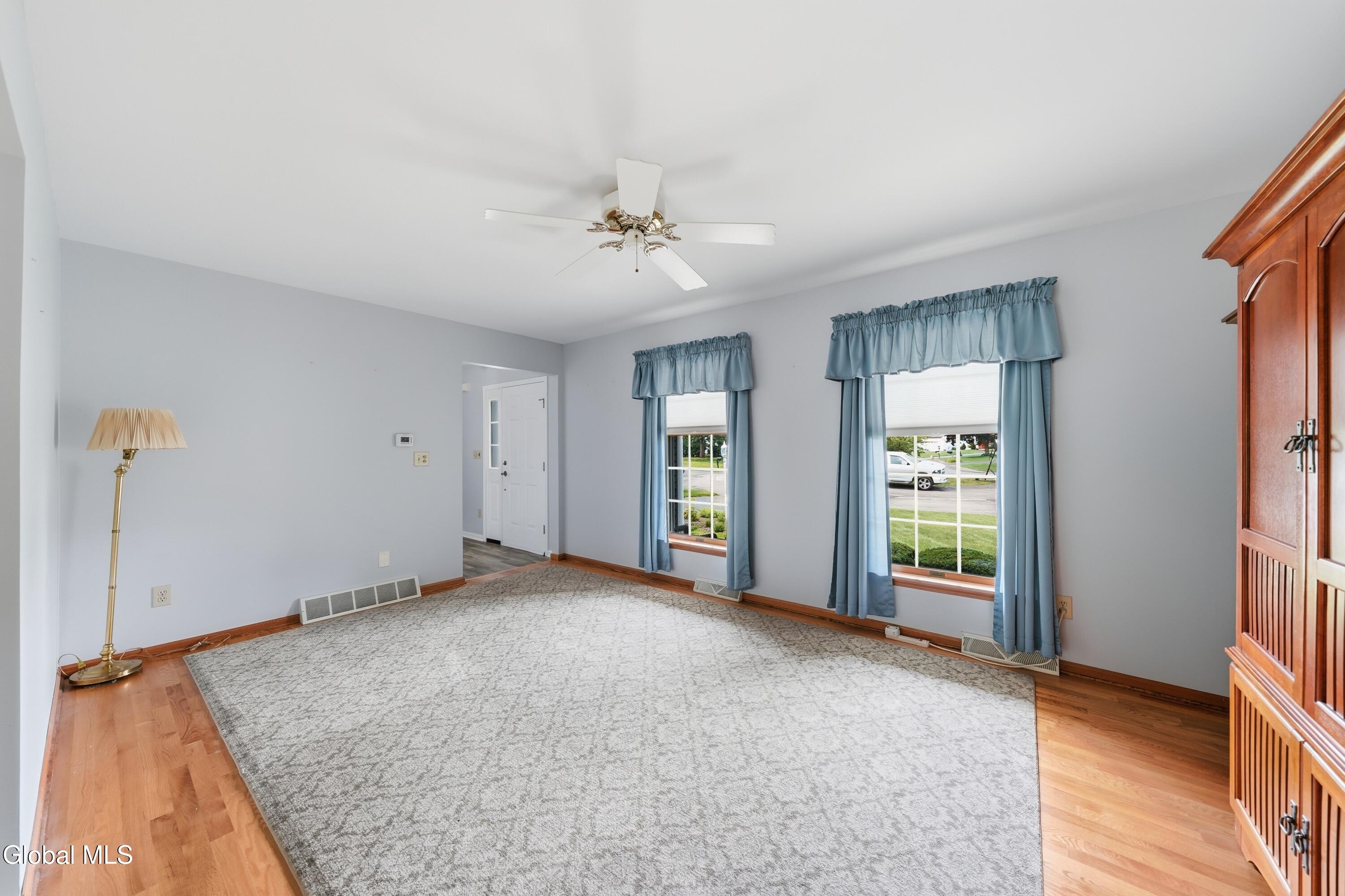 11 Fiore Circle Latham NY 12110