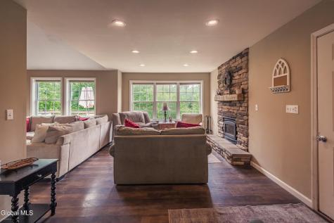 329 Severine Lane Glen NY 12072