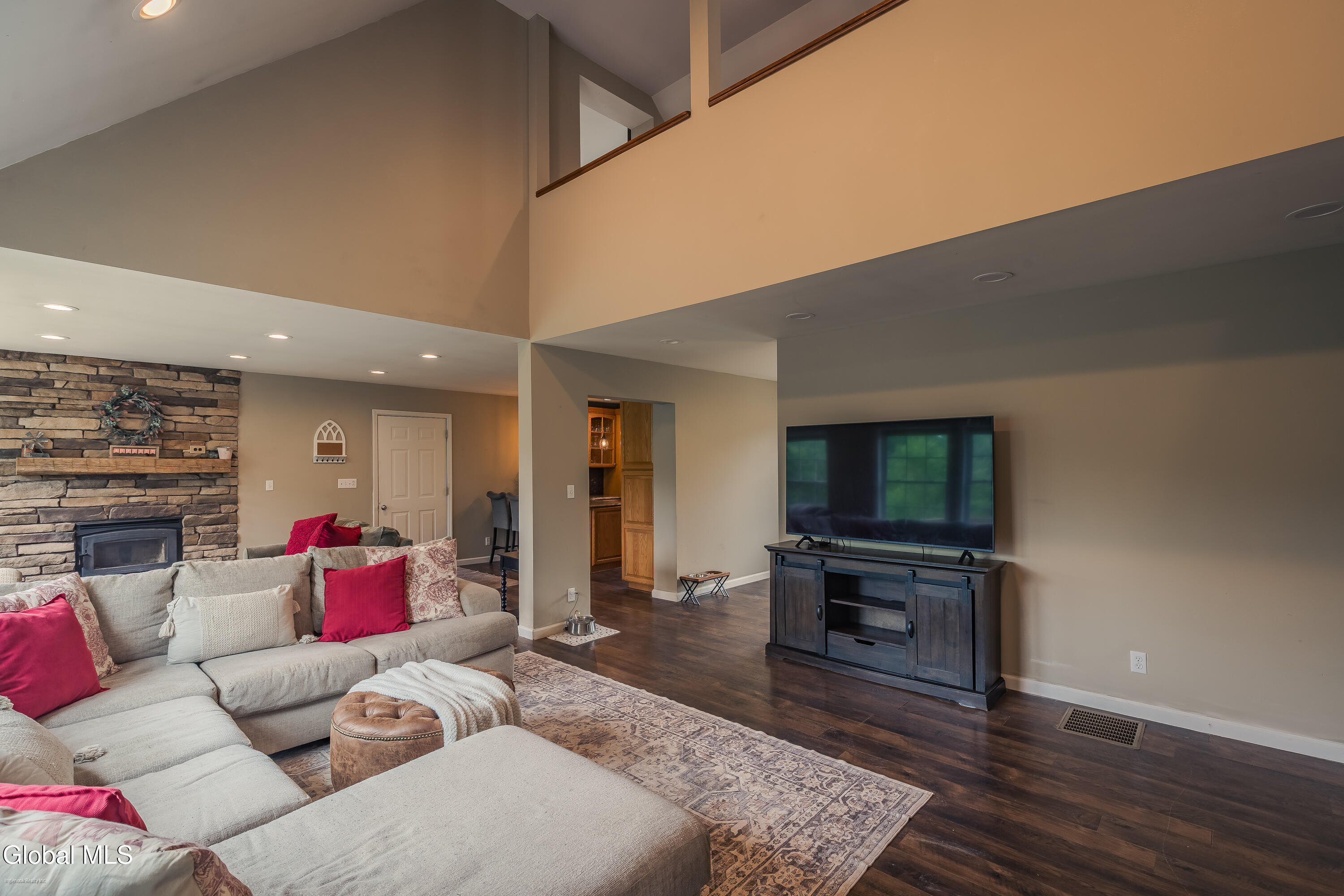 329 Severine Lane Glen NY 12072