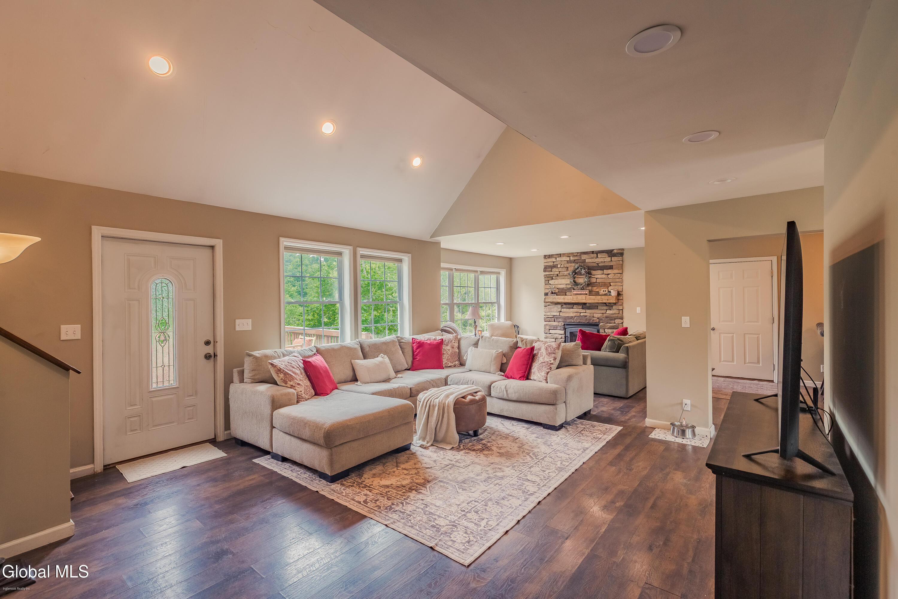 329 Severine Lane Glen NY 12072