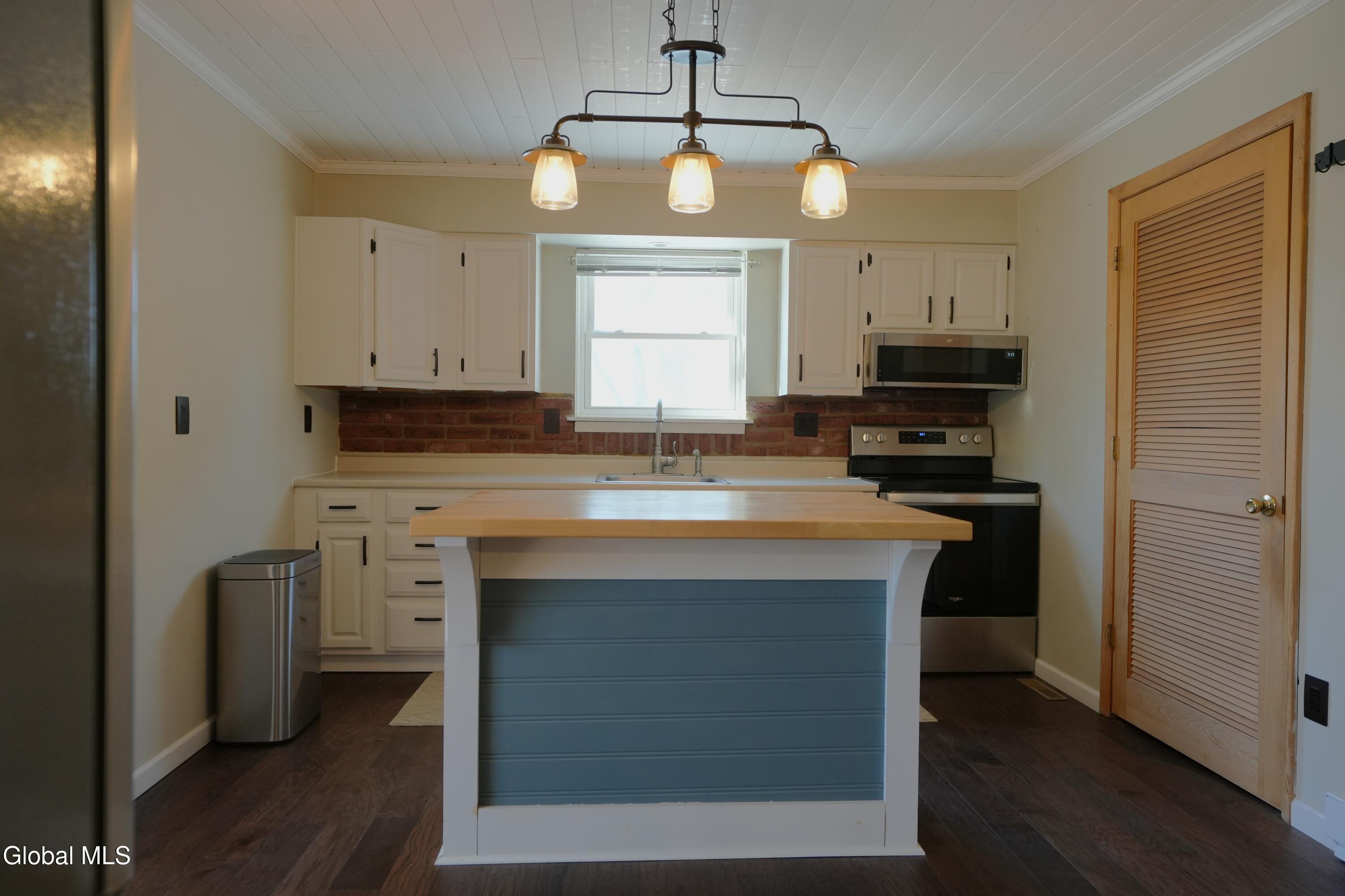 301 Bemis Road Mayfield NY 12078