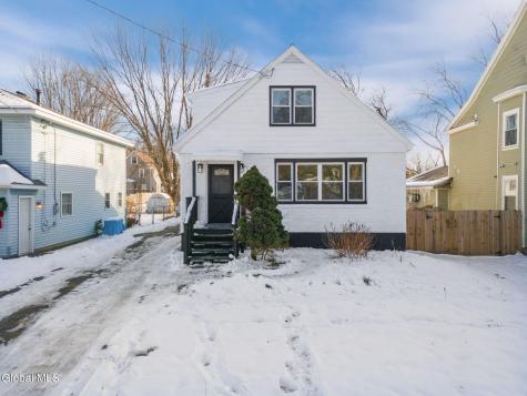 152 Chiswell Road Schenectady NY 12304